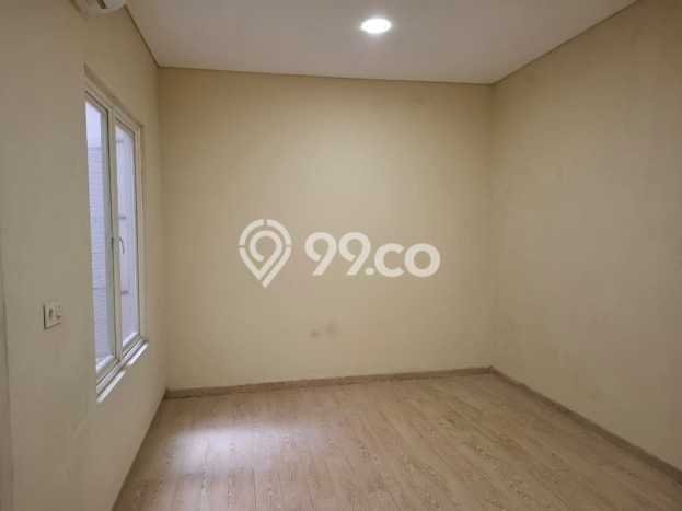 Rumah Asri di Green Lake City, 5 KT, Lingkungan Strategis, Luas 144m² LB 258m² Rumah Asri di Green Lake City, 5 KT, Lingkungan Strategis, Luas 144m² LB 258m²