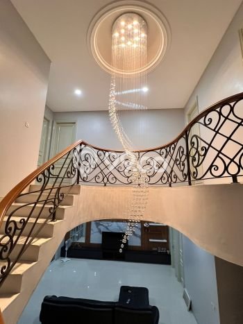 Rumah Strategis Gading Serpong, Tangerang, Luas 200m² Bangunan 340m² Rumah Strategis Gading Serpong, Tangerang, Luas 200m² Bangunan 340m²