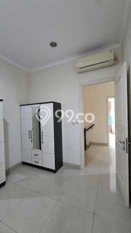 Rumah Elit Modern Tanpa Renovasi di Green Lake City Jakarta Barat Rumah Elit Modern Tanpa Renovasi di Green Lake City Jakarta Barat