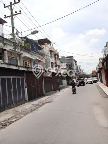 Ruko untuk disewa di Medan Petisah punya LT 88m2 & LB 72m2 harga sewa kompetitif Ruko untuk disewa di Medan Petisah punya LT 88m2 & LB 72m2 harga sewa kompetitif