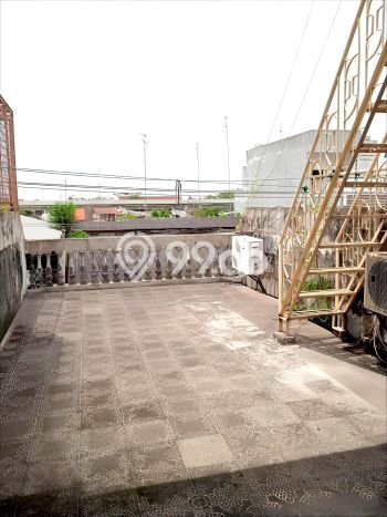 Ruko untuk disewa di Medan Petisah punya LT 88m2 & LB 72m2 harga sewa kompetitif Ruko untuk disewa di Medan Petisah punya LT 88m2 & LB 72m2 harga sewa kompetitif