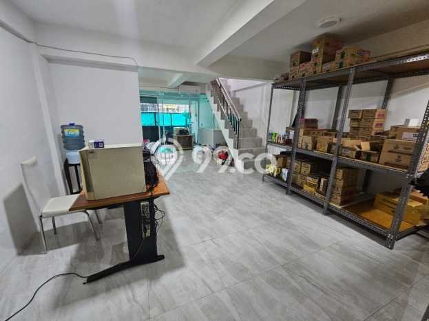 PROPERTI PILIHAN! Rumah Asri di Teluk Gong, Luas 90m² LB 195m² PROPERTI PILIHAN! Rumah Asri di Teluk Gong, Luas 90m² LB 195m²