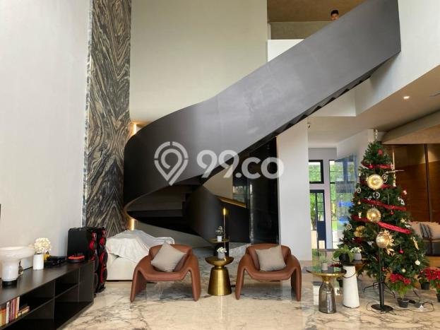 Rumah Idaman Keluarga! Rumah 2 Lantai di Pantai Mutiara, Jakarta Utara, Luas 425m² LB 1000m² Rumah Idaman Keluarga! Rumah 2 Lantai di Pantai Mutiara, Jakarta Utara, Luas 425m² LB 1000m²