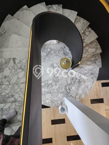 Rumah Idaman Keluarga! Rumah 2 Lantai di Pantai Mutiara, Jakarta Utara, Luas 425m² LB 1000m² Rumah Idaman Keluarga! Rumah 2 Lantai di Pantai Mutiara, Jakarta Utara, Luas 425m² LB 1000m²