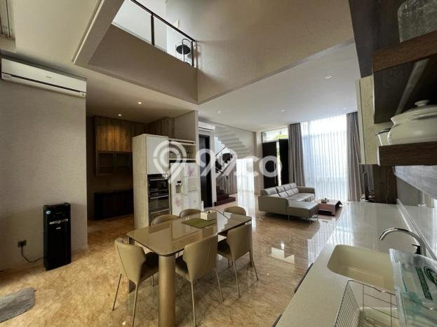 Disewakan Rumah Strategis LT 200m2 / LB 450m2 di Pantai Indah Kapuk, Jakarta Utara Disewakan Rumah Strategis LT 200m2 / LB 450m2 di Pantai Indah Kapuk, Jakarta Utara