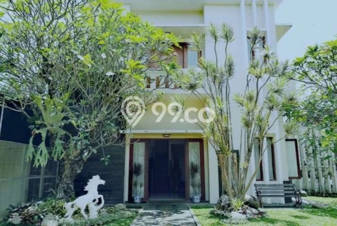 Rumah Elit Modern Tanpa Renovasi di Cibubur Bogor Rumah Elit Modern Tanpa Renovasi di Cibubur Bogor