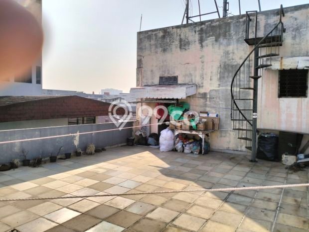 For Sale! Luxury House LT 190m2 Desain Elegan di Pasar Baru For Sale! Luxury House LT 190m2 Desain Elegan di Pasar Baru