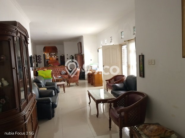 Ready to Use! Luxury House LT 482m2 Desain Elegan di Srengseng Ready to Use! Luxury House LT 482m2 Desain Elegan di Srengseng