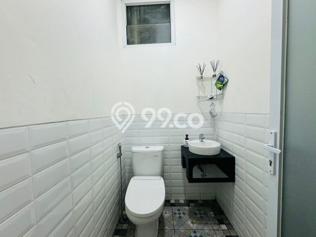Ruko Dijual di Tebet LT 63m2, LB 238m2 untuk Investasi Ruko Dijual di Tebet LT 63m2, LB 238m2 untuk Investasi
