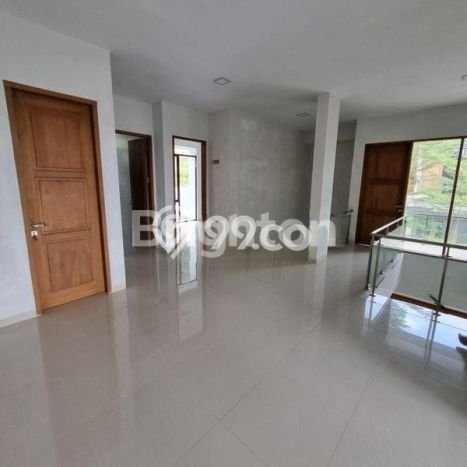 Rumah Mewah LB 170m2 Siap Huni Desain Elegan di Batam Centre, Batam Rumah Mewah LB 170m2 Siap Huni Desain Elegan di Batam Centre, Batam