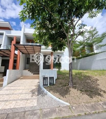 Rumah Mewah LB 170m2 Siap Huni Desain Elegan di Batam Centre, Batam Rumah Mewah LB 170m2 Siap Huni Desain Elegan di Batam Centre, Batam