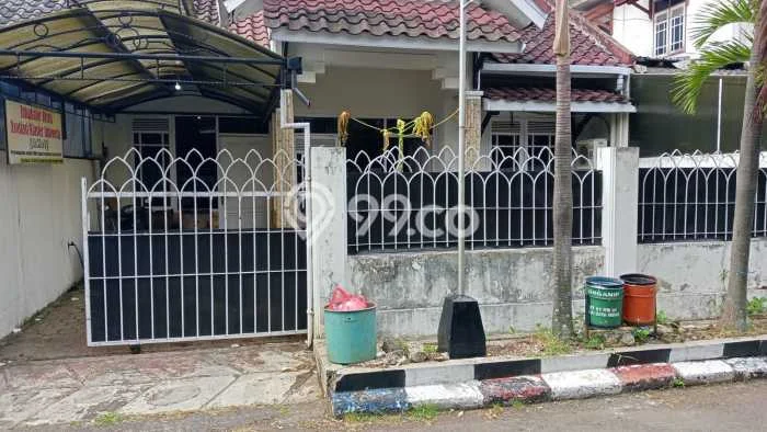 Jual Rumah Favorit Siap Huni LB 150m2 di Banyumanik, Semarang Jual Rumah Favorit Siap Huni LB 150m2 di Banyumanik, Semarang