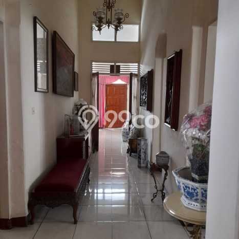 Rumah Lokasi Strategis di Gajah Mungkur, Semarang, Luas 1624m2m² LB 800m2m² Rumah Lokasi Strategis di Gajah Mungkur, Semarang, Luas 1624m2m² LB 800m2m²