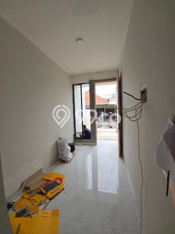For Sale Rumah 4 Kamar Lokasi Ideal Nyaman dan Strategis di Sukolilo For Sale Rumah 4 Kamar Lokasi Ideal Nyaman dan Strategis di Sukolilo