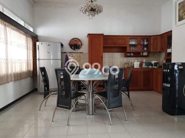 Dijual Rumah Mewah Elegan Dengan View Eksklusif di Kutisari, Surabaya Dijual Rumah Mewah Elegan Dengan View Eksklusif di Kutisari, Surabaya