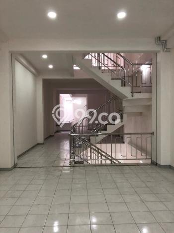 FOR RENT! Ruko di Pabean Cantikan Cocok untuk Bisnis 594m2 FOR RENT! Ruko di Pabean Cantikan Cocok untuk Bisnis 594m2