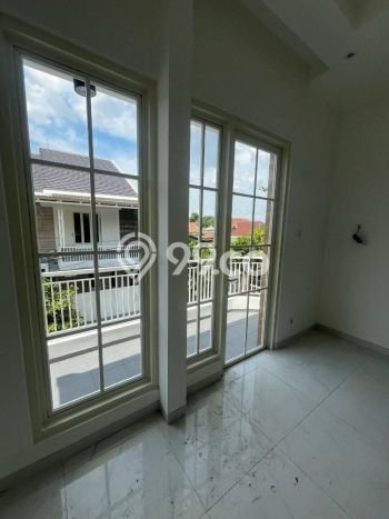 Jual Rumah Strategis Bagus Punya 3 KT di Rungkut Surabaya SHM Jual Rumah Strategis Bagus Punya 3 KT di Rungkut Surabaya SHM