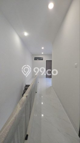 Jual Rumah Bagus Siap Huni LB 180m2 di Rungkut, Surabaya Jual Rumah Bagus Siap Huni LB 180m2 di Rungkut, Surabaya