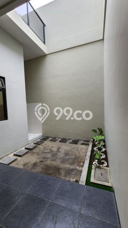 Jual Rumah Eksklusif 3 KT di Kedung Baruk, Surabaya Jual Rumah Eksklusif 3 KT di Kedung Baruk, Surabaya