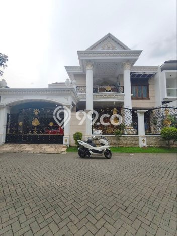 Rumah Elit Modern Tanpa Renovasi di Kebonsari Surabaya Rumah Elit Modern Tanpa Renovasi di Kebonsari Surabaya