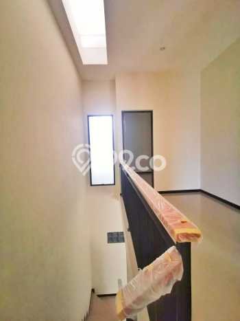 Dijual Rumah Strategis Bagus Punya 5 KT di Sukolilo Surabaya SHM Dijual Rumah Strategis Bagus Punya 5 KT di Sukolilo Surabaya SHM