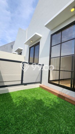 Jual Rumah Eksklusif 3 KT di Kedung Baruk, Surabaya Jual Rumah Eksklusif 3 KT di Kedung Baruk, Surabaya