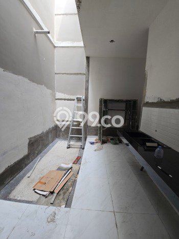 For Sale Rumah 4 Kamar Lokasi Ideal Nyaman dan Strategis di Sukolilo For Sale Rumah 4 Kamar Lokasi Ideal Nyaman dan Strategis di Sukolilo