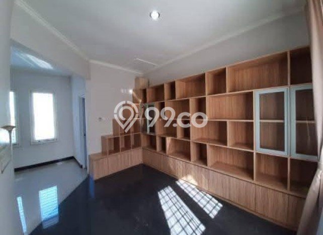 Jual Rumah Bagus Siap Huni LB 136m2 di Gayungan, Surabaya Jual Rumah Bagus Siap Huni LB 136m2 di Gayungan, Surabaya