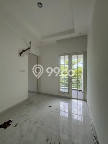 Jual Rumah Strategis Bagus Punya 3 KT di Rungkut Surabaya SHM Jual Rumah Strategis Bagus Punya 3 KT di Rungkut Surabaya SHM