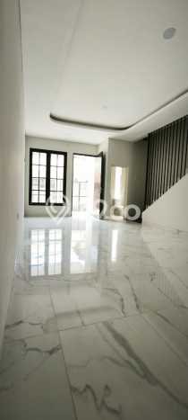 For Sale Rumah 3 Kamar Lokasi Ideal Bagus dan Strategis di Tambaksari For Sale Rumah 3 Kamar Lokasi Ideal Bagus dan Strategis di Tambaksari