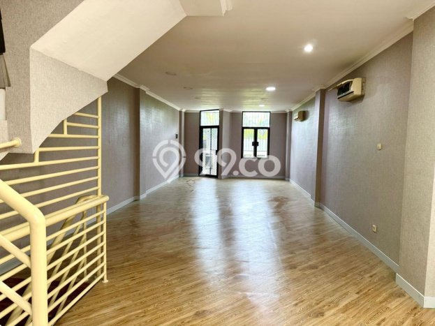 Dijual! Ruko di Taman Meruya Jakarta Barat LT 72m2 / LB 180m2 Kawasan Bisnis Dijual! Ruko di Taman Meruya Jakarta Barat LT 72m2 / LB 180m2 Kawasan Bisnis