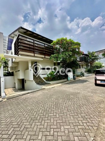 Rumah Elit Modern Tanpa Renovasi di Kemang Jakarta Selatan Rumah Elit Modern Tanpa Renovasi di Kemang Jakarta Selatan