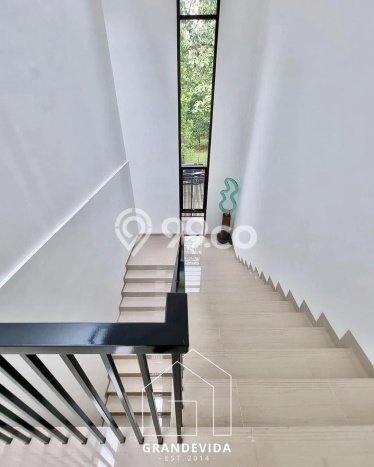 For Sale! Luxury House LT 440m2 Desain Elegan di Cinere For Sale! Luxury House LT 440m2 Desain Elegan di Cinere