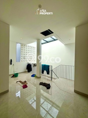 Rumah Luxury Modern Siap Huni di Pondok Indah Jakarta Selatan Rumah Luxury Modern Siap Huni di Pondok Indah Jakarta Selatan