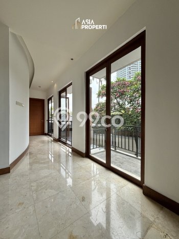 Dijual Rumah Luas Elegan Dengan View Eksklusif di Kemang, Jakarta Selatan Dijual Rumah Luas Elegan Dengan View Eksklusif di Kemang, Jakarta Selatan