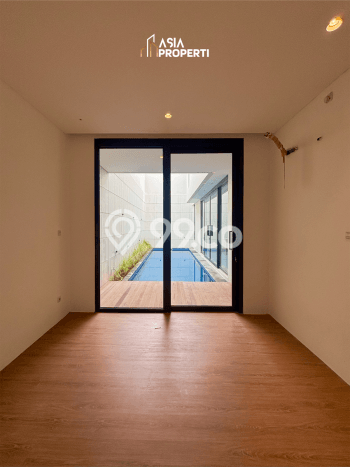 Dijual Rumah Luas Megah Dengan View Eksklusif di Kemang, Jakarta Selatan Dijual Rumah Luas Megah Dengan View Eksklusif di Kemang, Jakarta Selatan