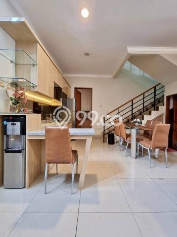 Jual Rumah Mewah Megah Dengan View Cantik di Pejaten, Jakarta Selatan Jual Rumah Mewah Megah Dengan View Cantik di Pejaten, Jakarta Selatan