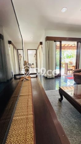 FOR SALE! Vila Kawasan , Area 395m2m², Lokasi Strategis FOR SALE! Vila Kawasan , Area 395m2m², Lokasi Strategis