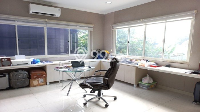 Jual Rumah Luas Elegan Dengan View Cantik di Gading Serpong, Tangerang Jual Rumah Luas Elegan Dengan View Cantik di Gading Serpong, Tangerang