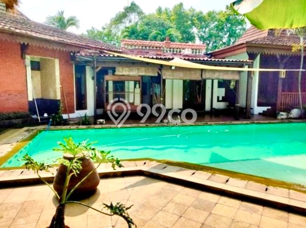 Rumah Tenang di , 5 KT, LT 697m2m² Bangunan 500m2m² Rumah Tenang di , 5 KT, LT 697m2m² Bangunan 500m2m²