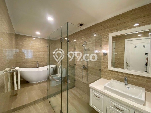 BEST OFFER! Apartemen di , 3 KT, Luas 135m2m², Area Strategis, Fasilitas Modern, Siap Huni BEST OFFER! Apartemen di , 3 KT, Luas 135m2m², Area Strategis, Fasilitas Modern, Siap Huni