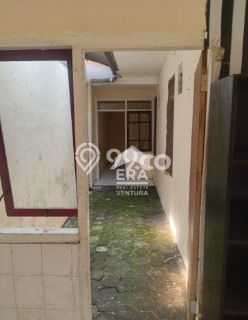 Lokasi terbaik! Rumah siap pakai dikontrakkan di Blimbing LB 180m2 Lokasi terbaik! Rumah siap pakai dikontrakkan di Blimbing LB 180m2