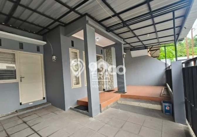 BEST LOCATION! Rumah di , Dekat Tol, 2 KT, Luas 100m2m² Bangunan 70m2m² BEST LOCATION! Rumah di , Dekat Tol, 2 KT, Luas 100m2m² Bangunan 70m2m²