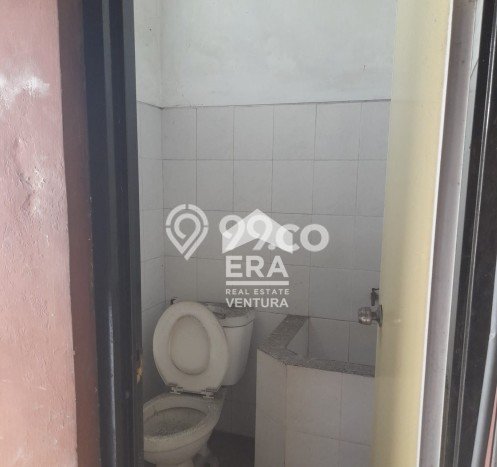 Jual Ruko Kawasan , Luas 180m2m², Kawasan Bisnis, Jalur Mudah Jual Ruko Kawasan , Luas 180m2m², Kawasan Bisnis, Jalur Mudah