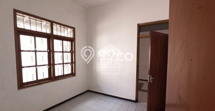 DIJUAL CEPAT! Rumah , Malang, LT 160m2m² LB 80m2m² DIJUAL CEPAT! Rumah , Malang, LT 160m2m² LB 80m2m²