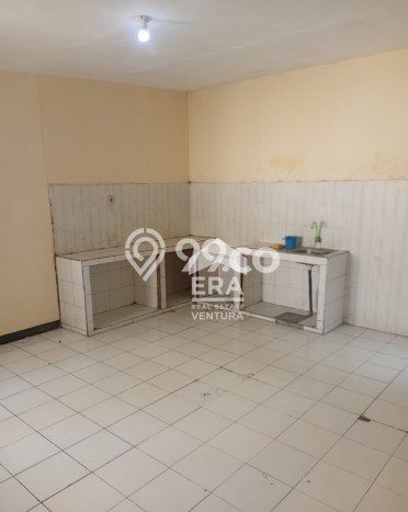 Lokasi terbaik! Rumah siap pakai dikontrakkan di Blimbing LB 180m2 Lokasi terbaik! Rumah siap pakai dikontrakkan di Blimbing LB 180m2