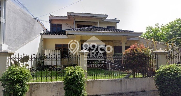 NEW LISTING! Rumah Strategis di , Luas 300m2m² LB 300m2m² NEW LISTING! Rumah Strategis di , Luas 300m2m² LB 300m2m²