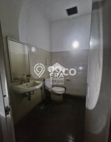 SEWA TERJANGKAU! Ruko Kawasan , Luas 180m2m², Lokasi Bisnis SEWA TERJANGKAU! Ruko Kawasan , Luas 180m2m², Lokasi Bisnis