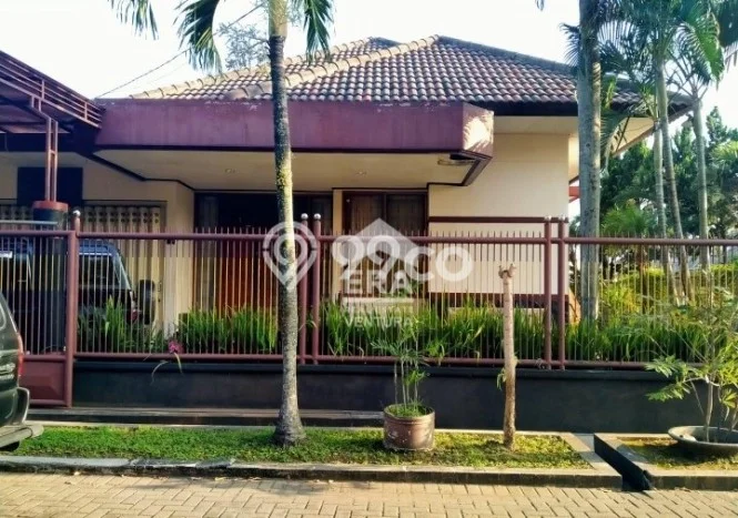 HARGA SPESIAL! Rumah Modern area , Malang, LT 370m2m² Bangunan 250m2m² Bisa Nego! HARGA SPESIAL! Rumah Modern area , Malang, LT 370m2m² Bangunan 250m2m² Bisa Nego!