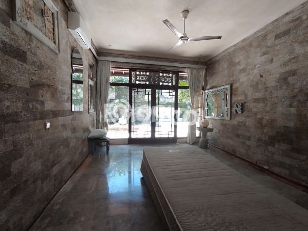 Tersedia Vila di , Ukuran 974m2m², Akses mudah transportasi Tersedia Vila di , Ukuran 974m2m², Akses mudah transportasi